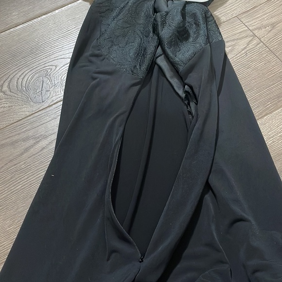 Ithica Dress with turquoise coloring at bottom hem and shoulder area, Size 8 - Picture 9 of 11